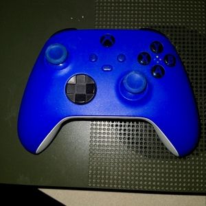 Xbox one S with games and controller